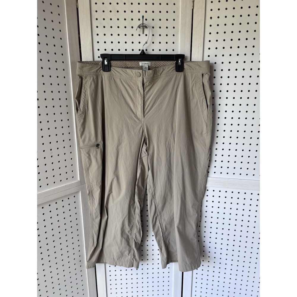 LL Bean‎ Women's 18 Reg Nylon Spandex Cargo Capris Beige Gorpcore Active Hiking